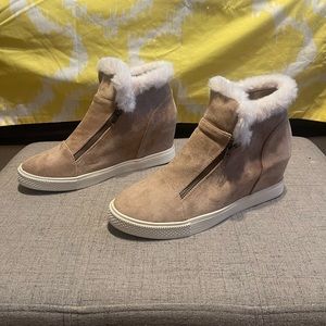 Fur Lines Boots
